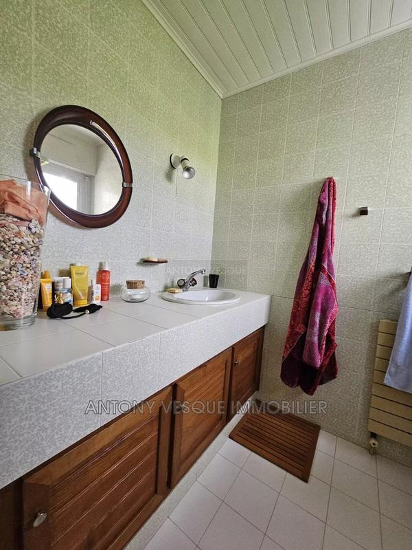 Maison - 180 m² - 6 pièces