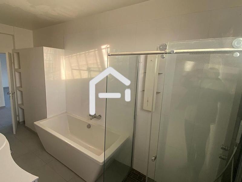 Maison - 258 m² - 8 pièces