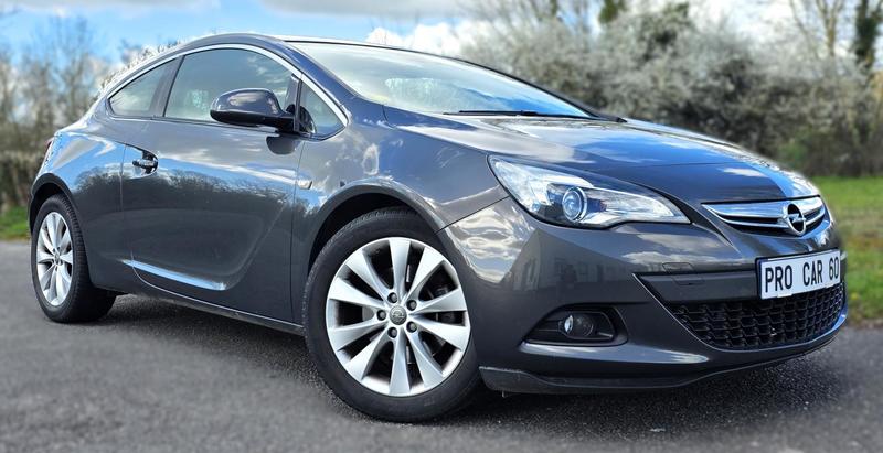 Opel Astra Gtc 2° Main 1.7 Cdti 130cv Sport Carnet d'entretien tamponné constructeur