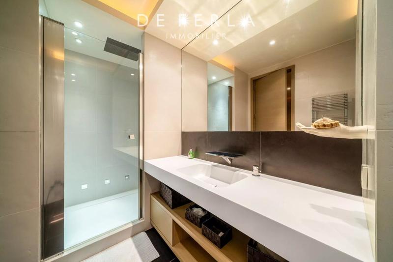 Appartement - 245 m² - 7 pièces