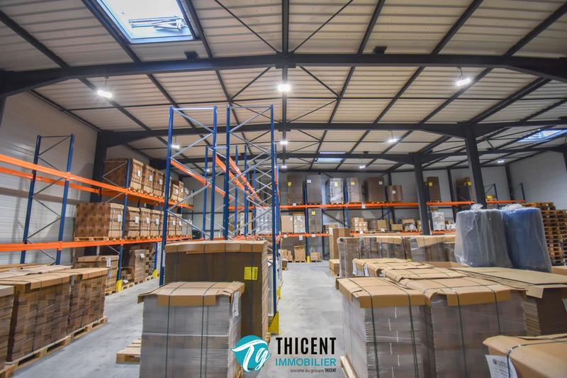 Local d'activités - 835 m²