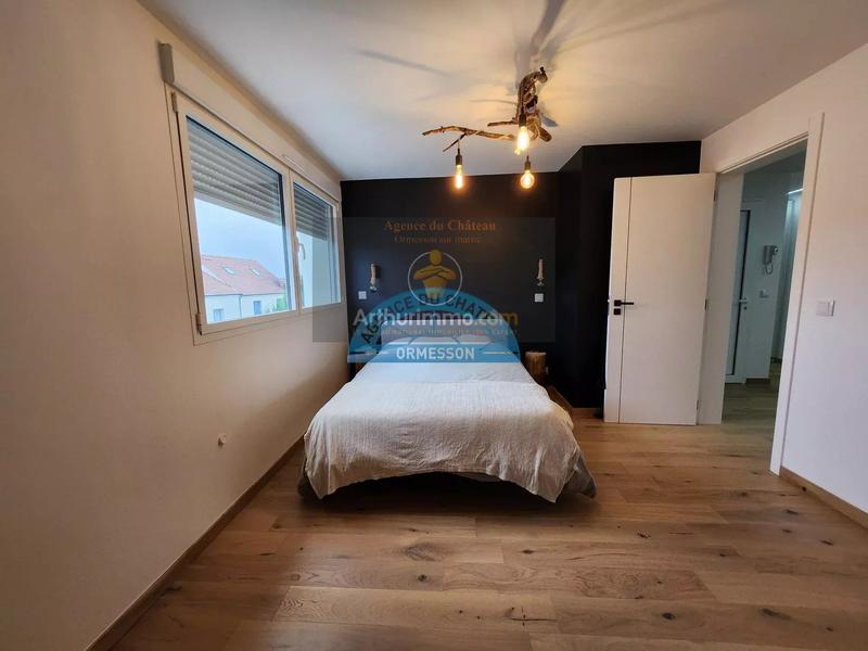 Maison - 233 m² - 11 pièces