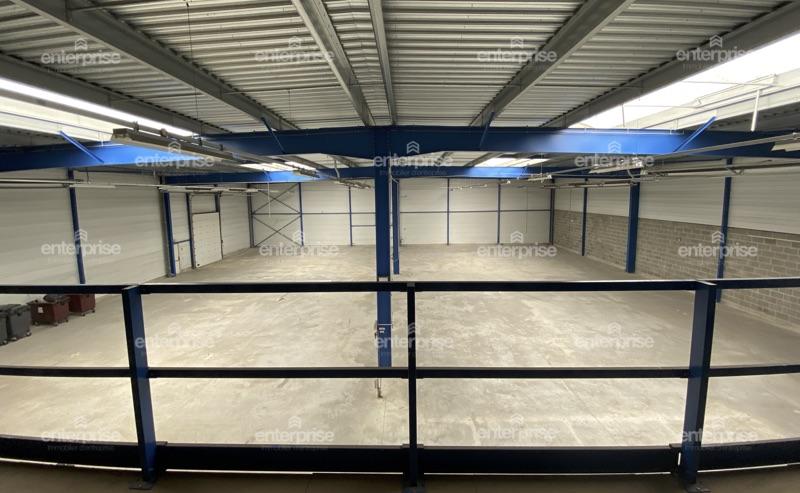 Local d'activité / Entrepôt - 1 500 m²