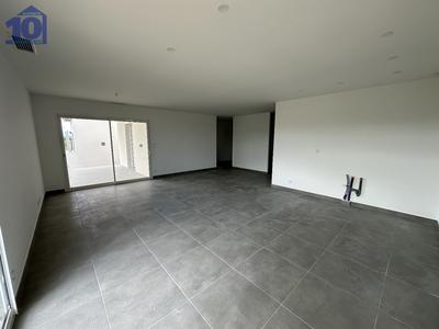 Maison - 96 m² - 5 pièces