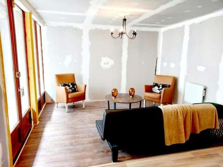 Maison en pierre - 80 m² - 4 pièces