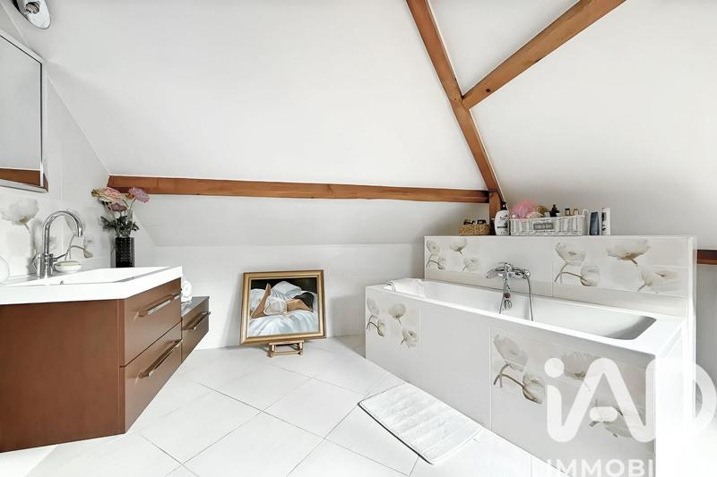 Maison - 215 m² - 5 pièces