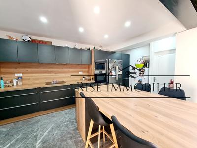 Maison - 93 m² - 4 pièces