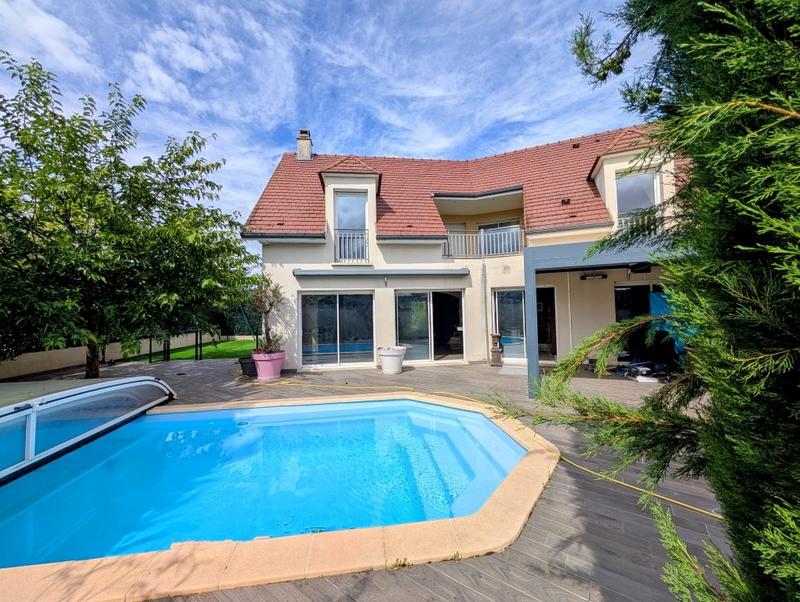 Maison - 165 m² - 6 pièces