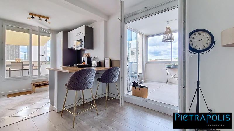 Appartement - 120 m² - 5 pièces