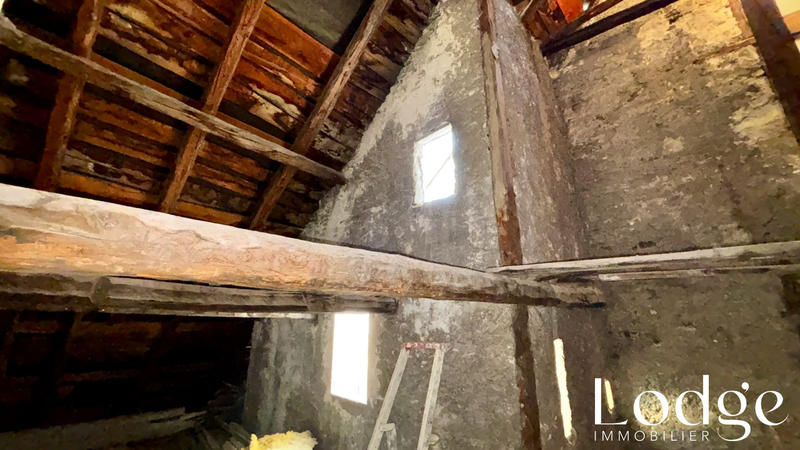 Appartement - 100 m² - 5 pièces