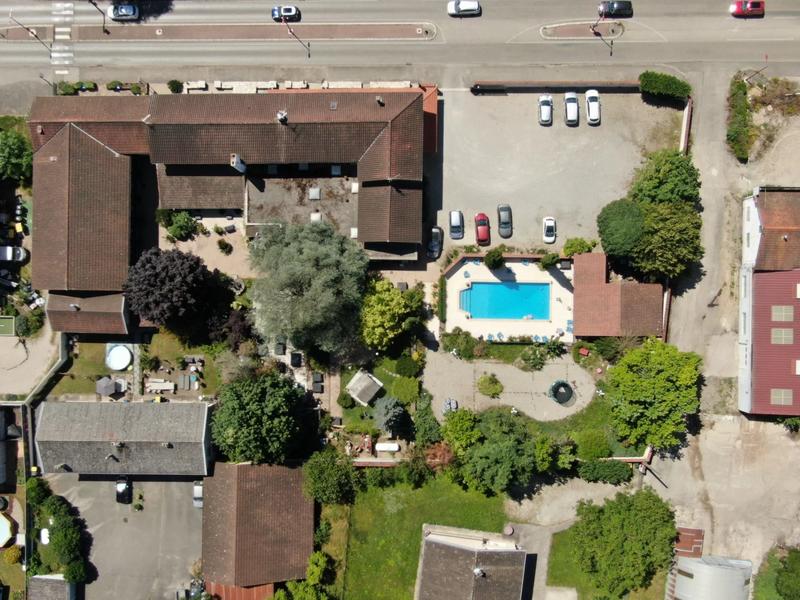 Fonds de commerce - 2 000 m²