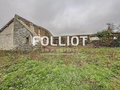 Maison - 1 700 m² - 4 pièces