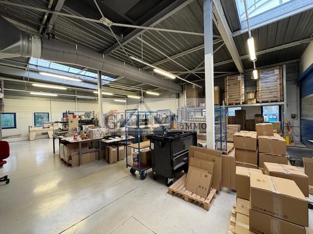 Entrepôt - 1 625 m²