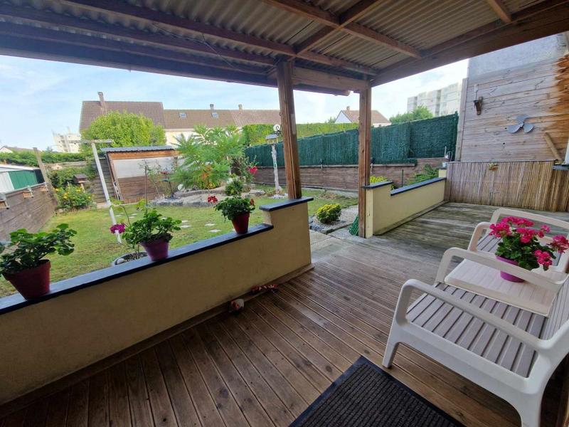 Maison - 90 m² - 4 pièces