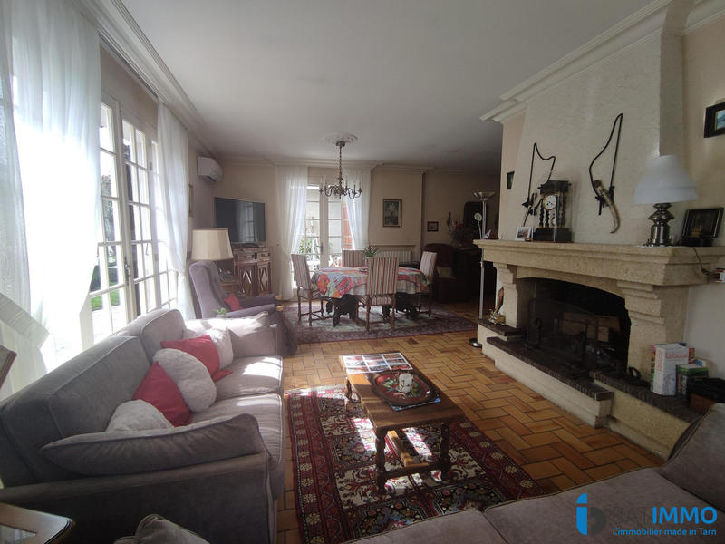 Maison traditionnelle - 195 m² - 10 pièces