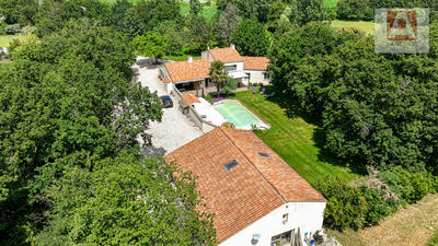 Maison - 190 m² - 6 pièces