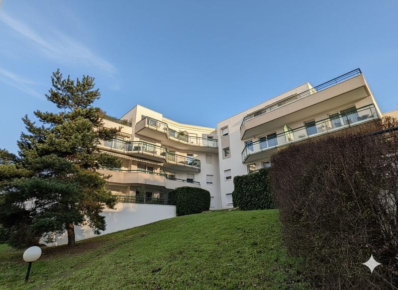 Appartement - 101 m² - 5 pièces