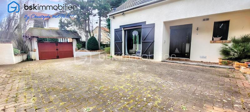 Propriété - 288 m² - 12 pièces