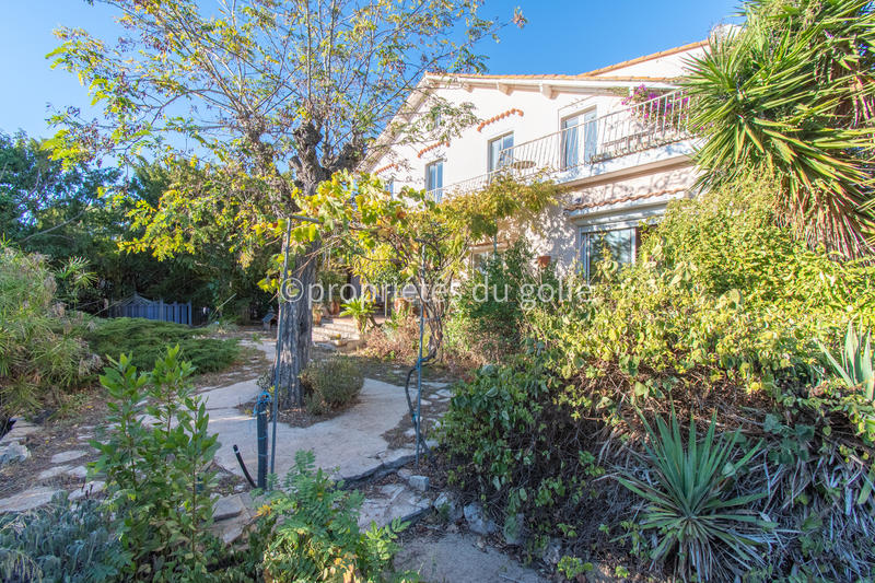 Maison - 200 m² - 7 pièces