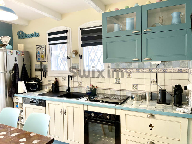 Propriété - 337 m² - 16 pièces