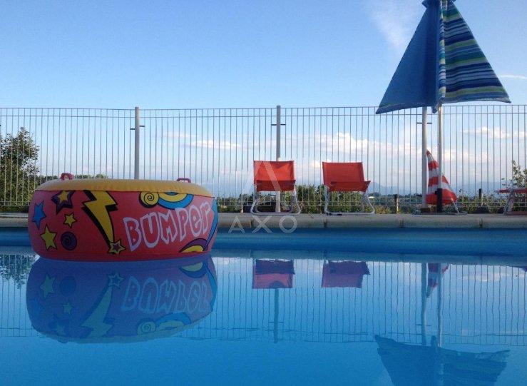 Maison - 240 m² - 10 pièces