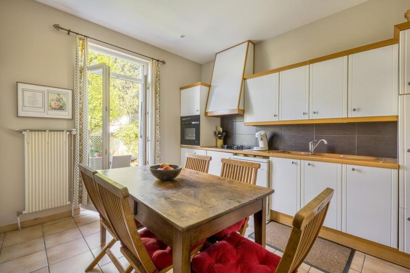 Maison - 245 m² - 7 pièces