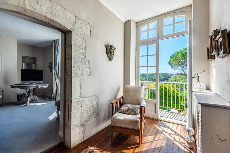 Maison - 296 m² - 7 pièces