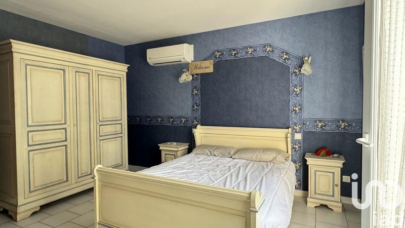 Maison - 234 m² - 12 pièces