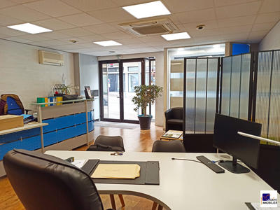 Local commercial - 101 m²