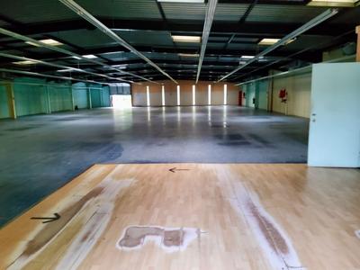 Local commercial - 1 024 m² - 1 pièce