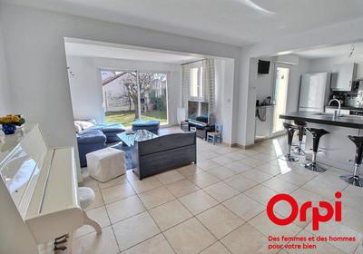 Maison - 90 m² - 4 pièces