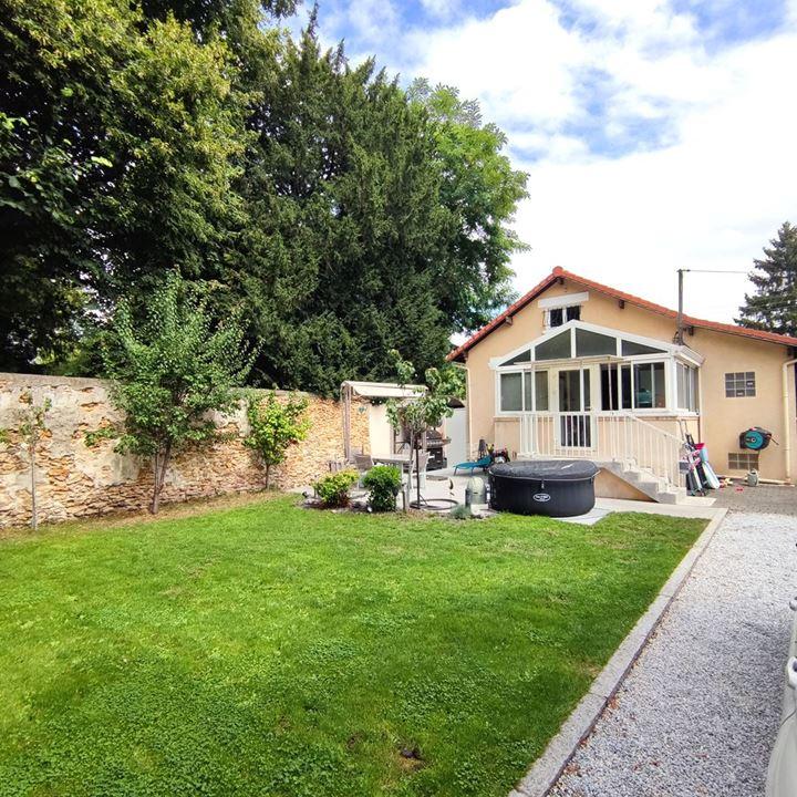 Maison traditionnelle - 100 m² - 4 pièces