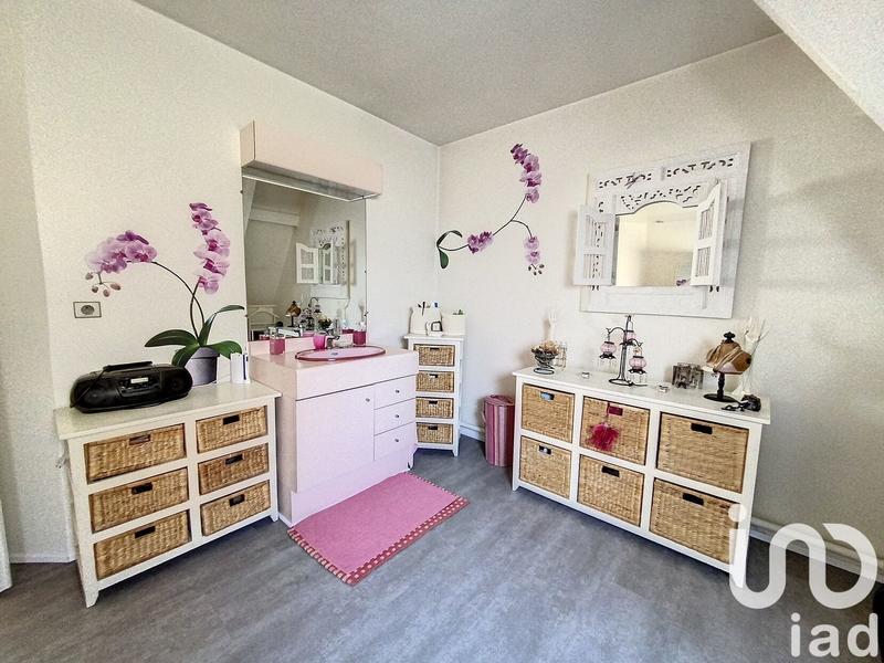 Maison - 270 m² - 6 pièces