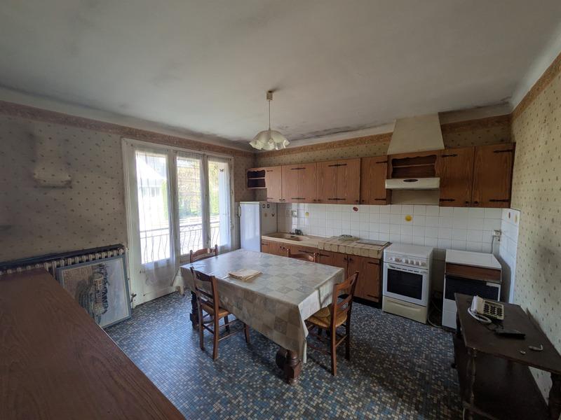 Maison - 250 m² - 7 pièces