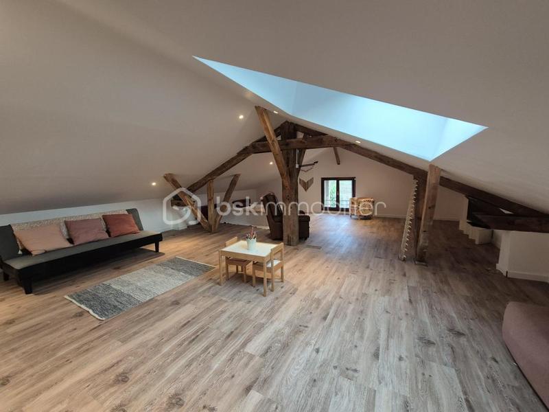 Propriété - 260 m² - 8 pièces