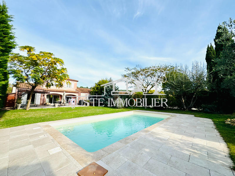 Maison - 160 m² - 5 pièces