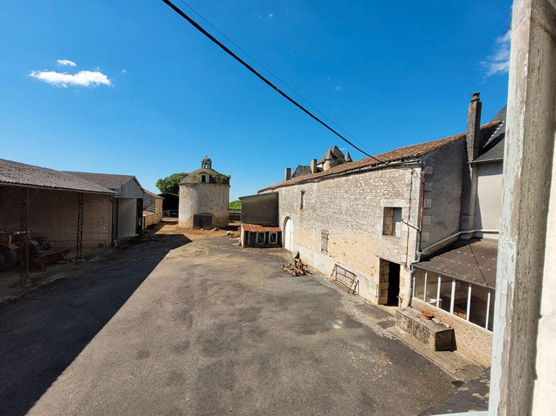 Maison - 210 m² - 10 pièces