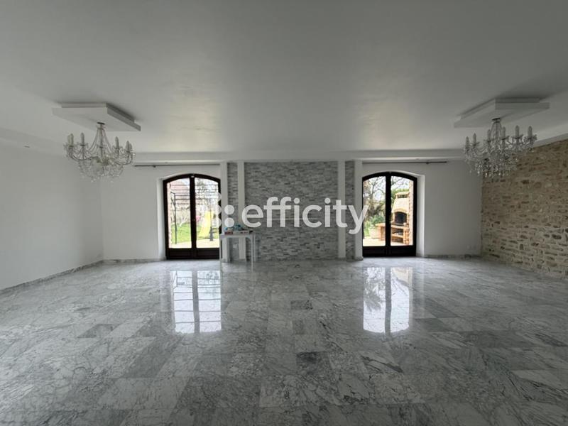 Maison - 250 m² - 7 pièces