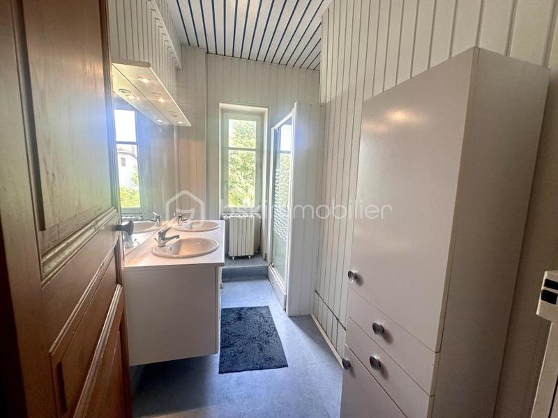 Demeure - 298 m² - 12 pièces