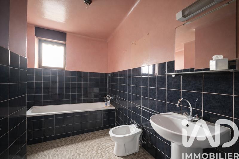 Maison - 111 m² - 6 pièces