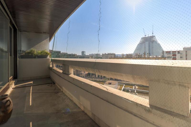 Appartement - 77 m² - 3 pièces