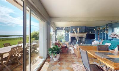 Maison - 270 m² - 8 pièces