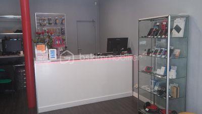 Local commercial - 125 m² - 4 pièces