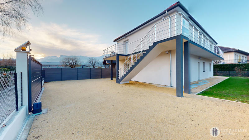 Appartement - 100 m² - 4 pièces