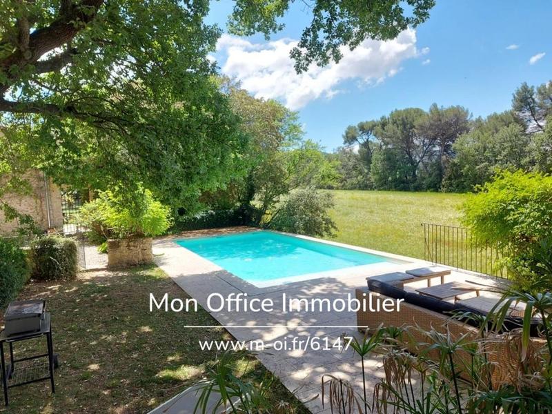 Propriété - 290 m² - 9 pièces