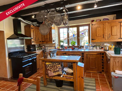 Maison - 210 m² - 7 pièces