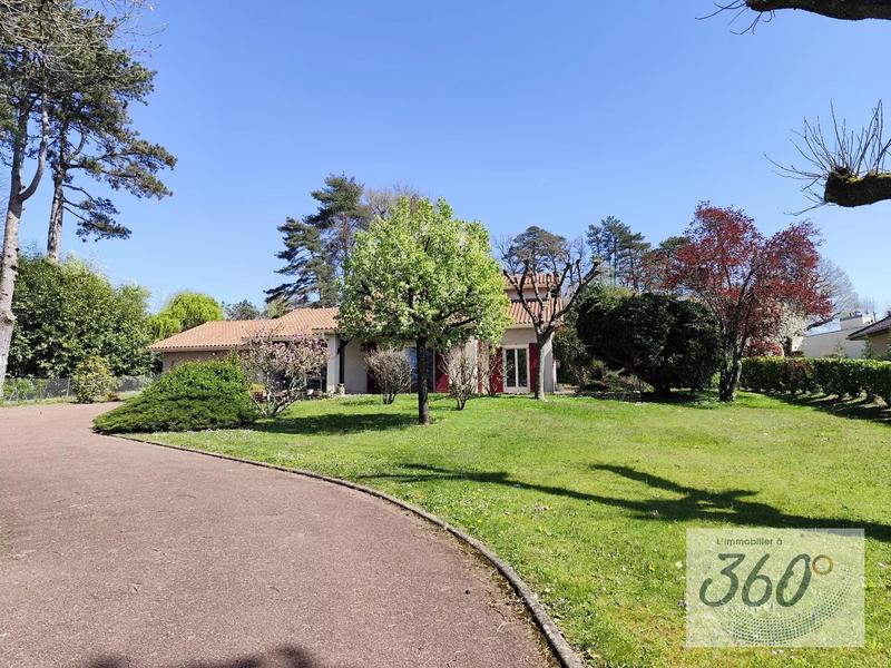 Maison - 143 m² - 6 pièces