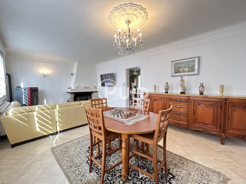 Pavillon - 160 m² - 8 pièces