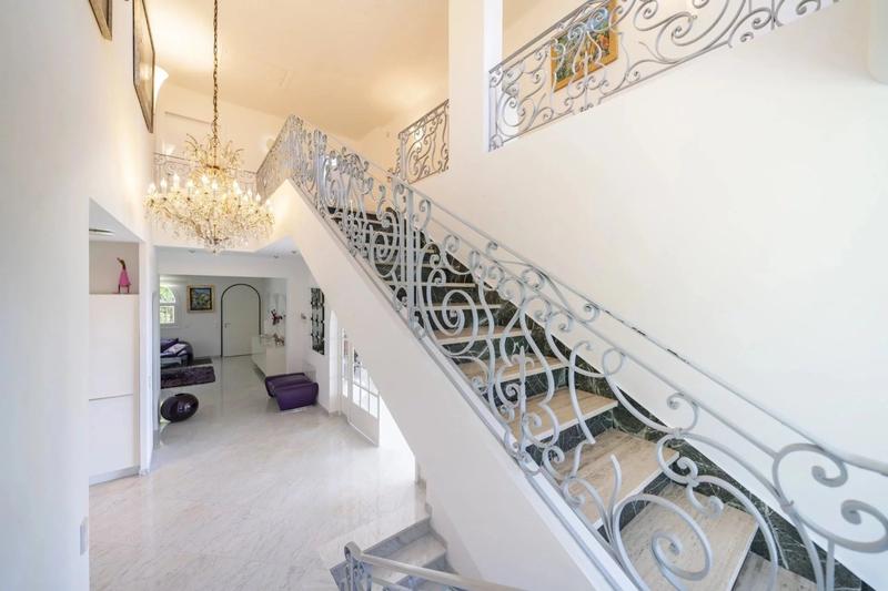 Villa - 400 m² - 7 pièces