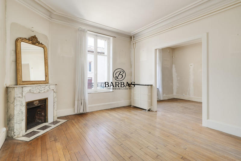 Maison - 220 m² - 12 pièces